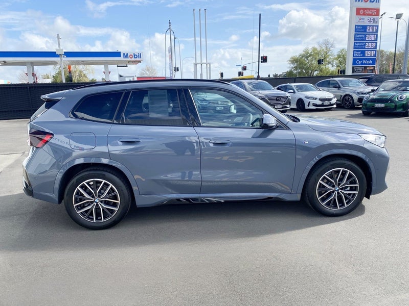 2025 BMW X1 S Drive 18i - image 5
