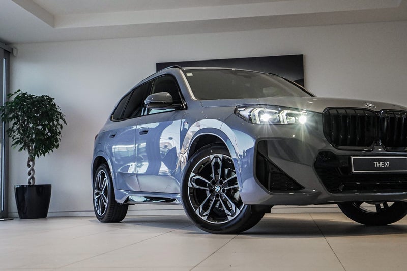 2025 BMW X1 sDrive18i image 2