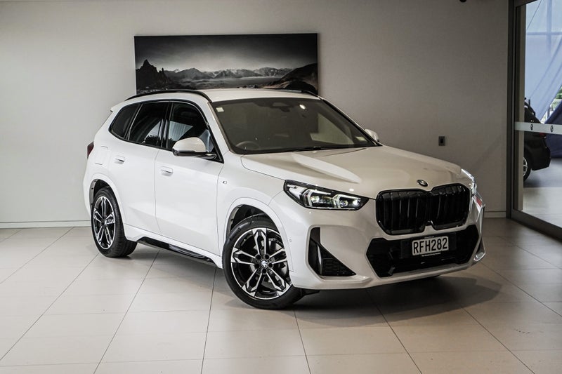 2025 BMW X1 sDrive18i image 1