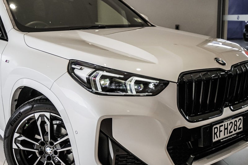 2025 BMW X1 sDrive18i image 3