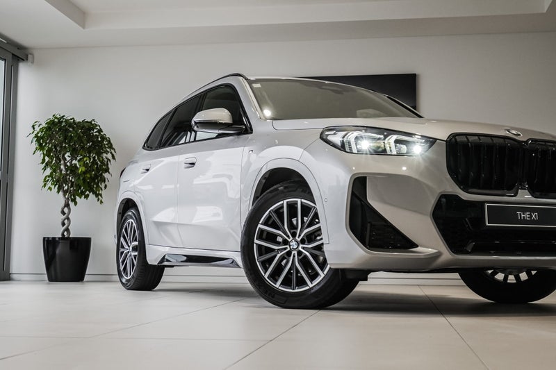 2025 BMW X1 sDrive18i image 2
