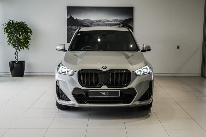 2025 BMW X1 sDrive18i image 4