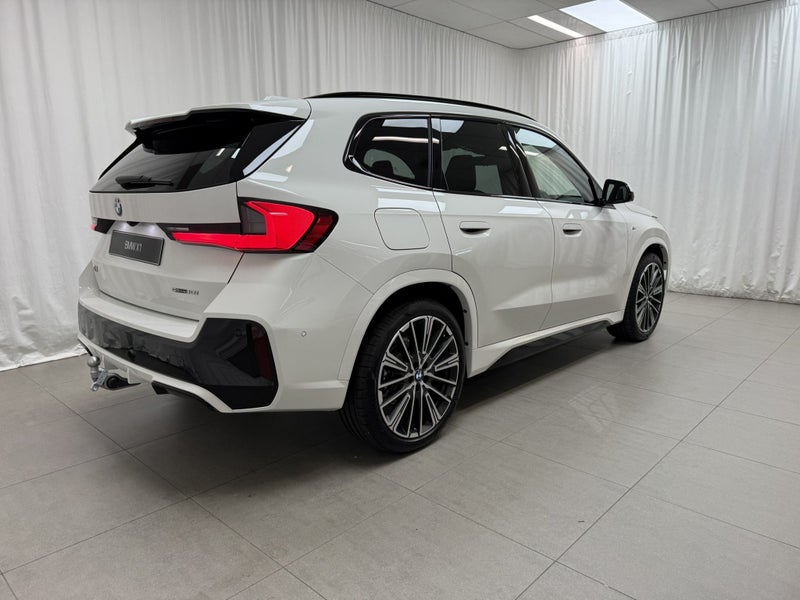 2025 BMW X1 sDrive18i + M Sport + Innovations image 3