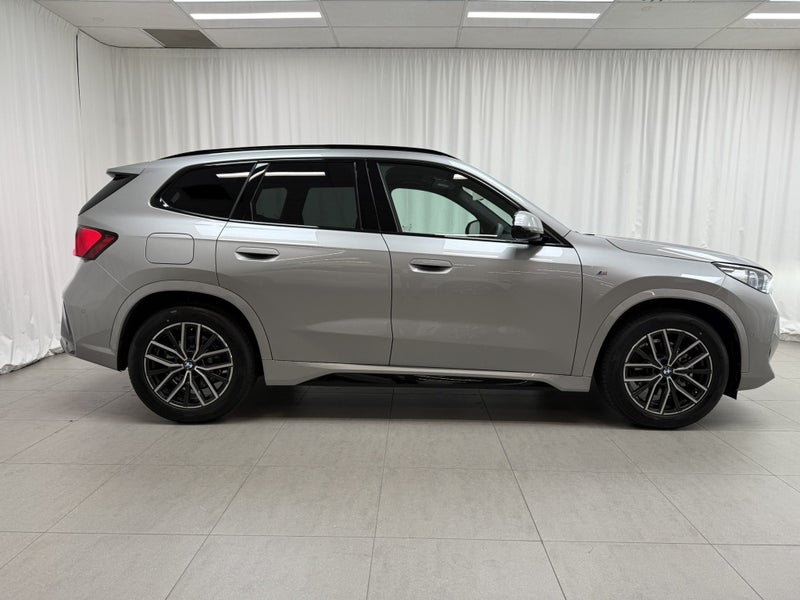 2025 BMW X1 sDrive18i Motorsport with Innovatio... image 2