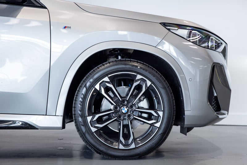 2025 BMW X1 sDrive18i with M-Sport Package and... image 4