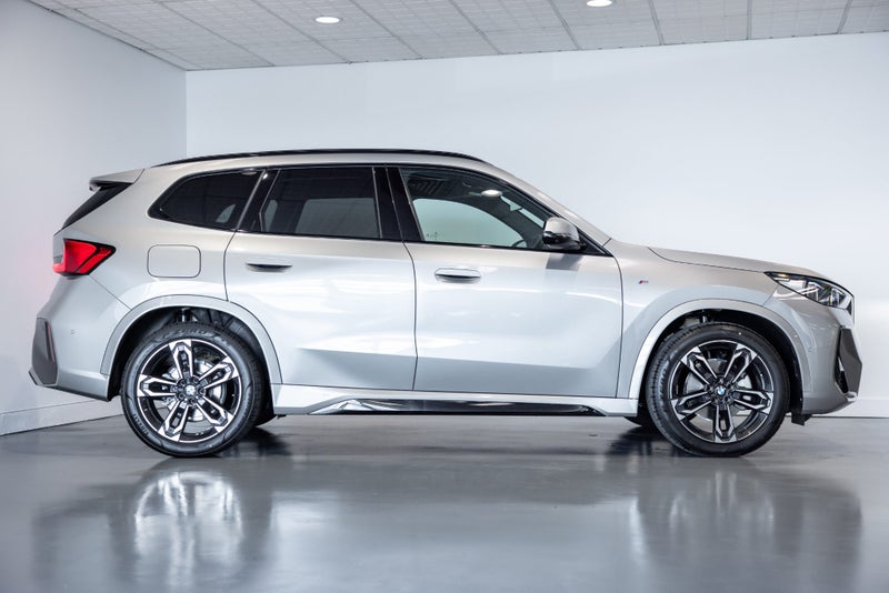 2025 BMW X1 sDrive18i with M-Sport Package and... image 5