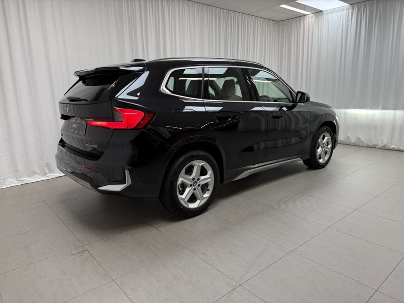 2025 BMW X1 xDrive25e image 3