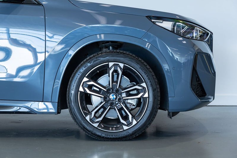 2025 BMW X1 xDrive25e image 2