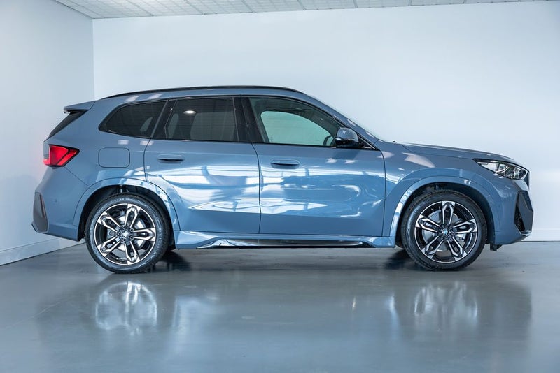 2025 BMW X1 xDrive25e image 3