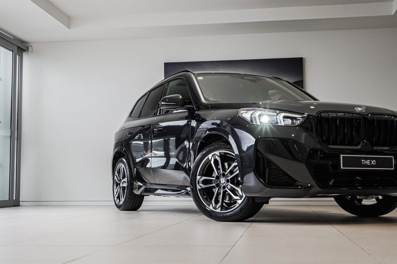 2025 BMW X1 xDrive25e image 2