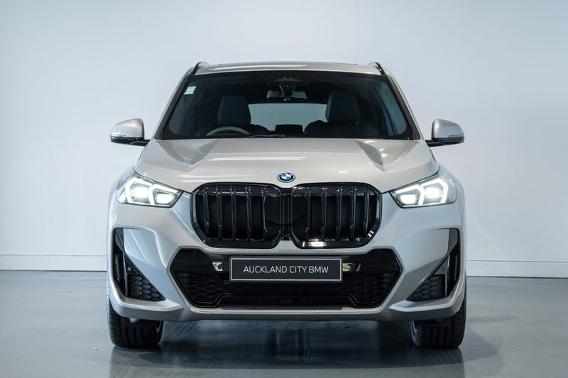 2025 BMW X1 xDrive25e - Plug-in Hybrid with Inn... image 2