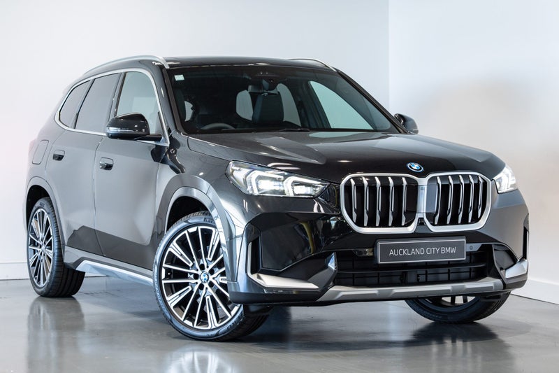 2025 BMW X1 xdrive25e xLine image 1