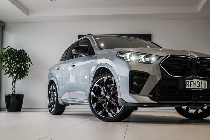 2025 BMW X2 M35i xDrive image 2