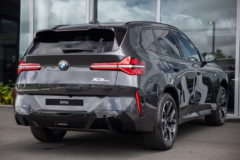 2025 BMW X3 20 xDrive image 3