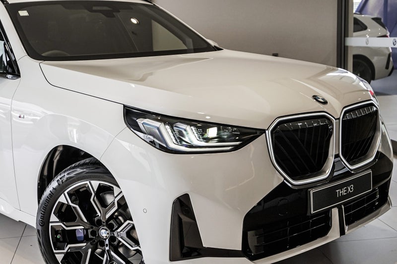 2025 BMW X3 20 xDrive image 3
