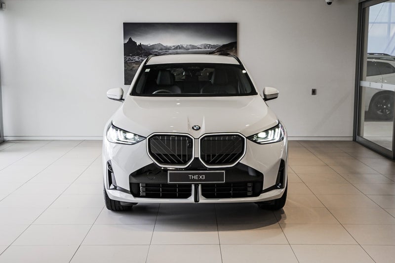 2025 BMW X3 20 xDrive image 4