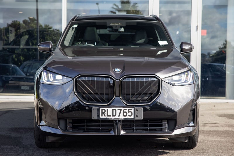 2025 BMW X3 20 xDrive image 2