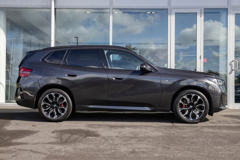 2025 BMW X3 20 xDrive image 3