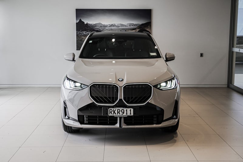 2025 BMW X3 20 xDrive image 4