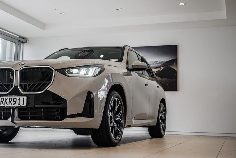 2025 BMW X3 20 xDrive image 5