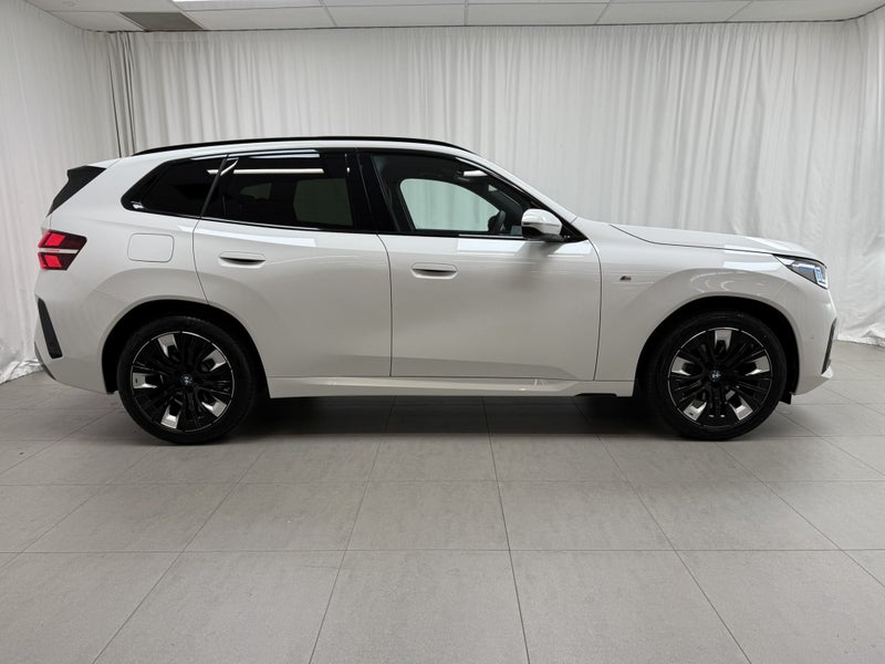 2025 BMW X3 20 xDrive with Motorsport Pacakage image 2