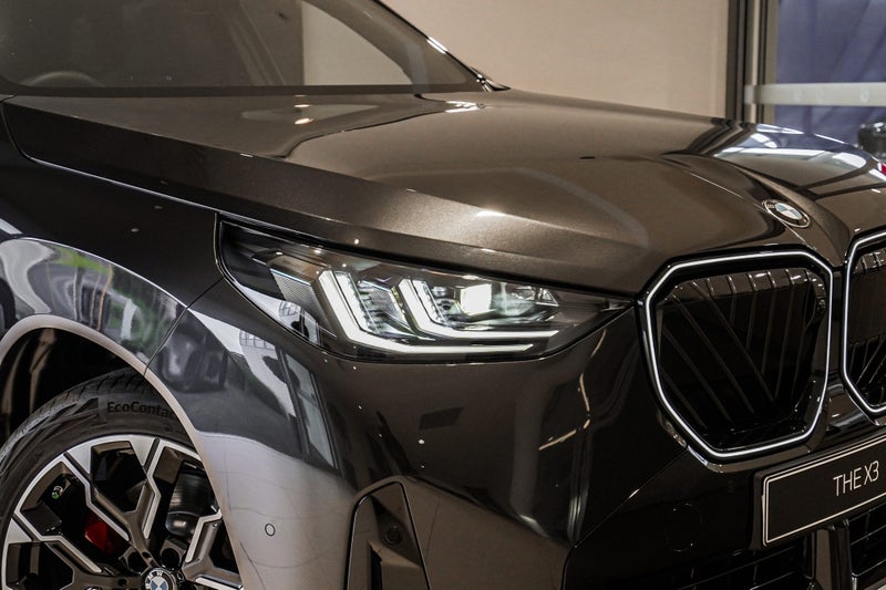 2025 BMW X3 30e xDrive image 3