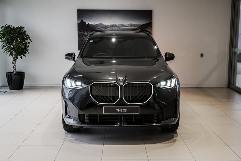 2025 BMW X3 30e xDrive image 4