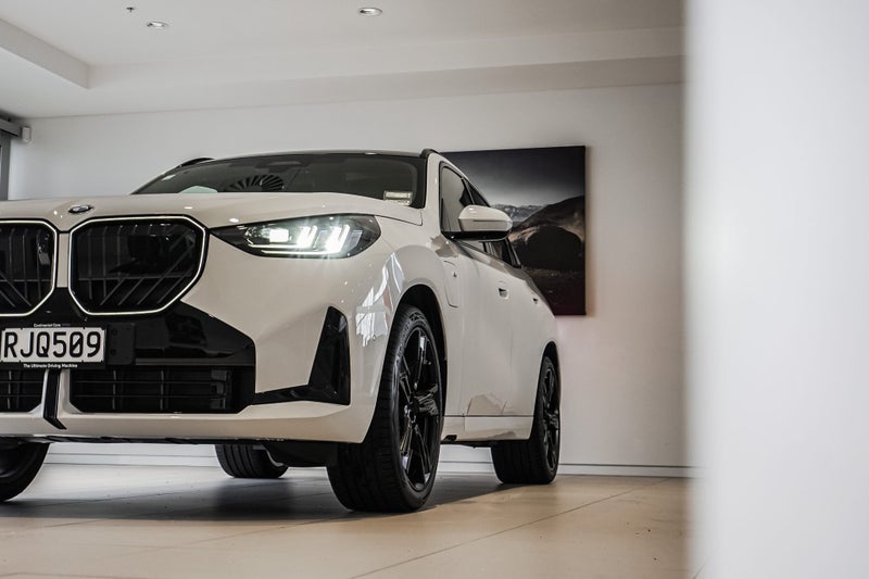 2025 BMW X3 30e xDrive image 5