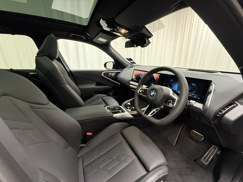 2025 BMW X3 30e xDrive Comfort + Enhancement +... image 4