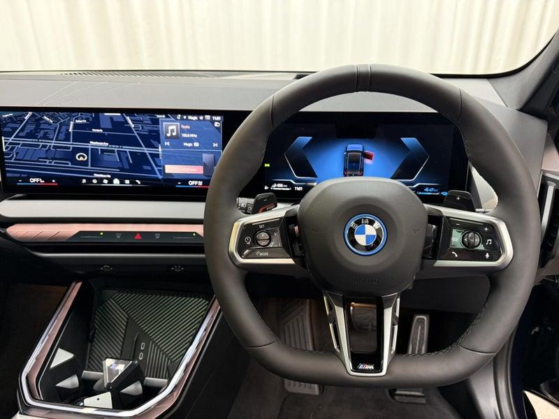 2025 BMW X3 30e xDrive Comfort + Enhancement +... image 5