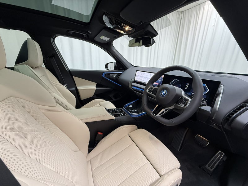 2025 BMW X3 30e xDrive with Motorsport Pro and... image 4