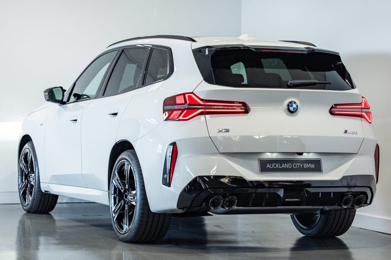 2025 BMW X3 M50 Xdrive image 4