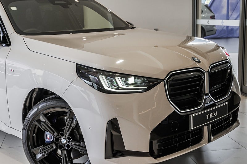 2025 BMW X3 M50 xDrive image 3