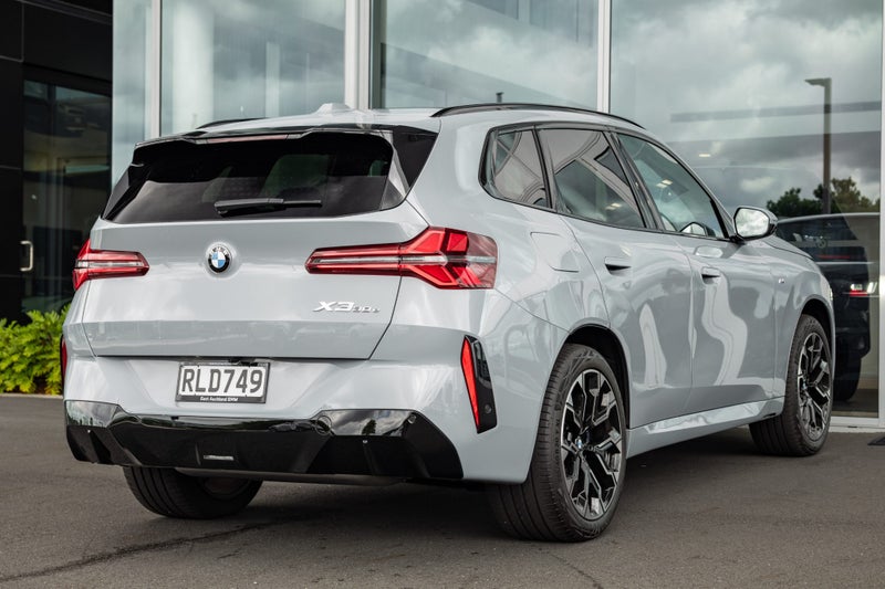 2025 BMW X3 X3 30e xDrive image 3