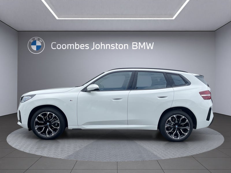 2025 BMW X3 xDrive20 M Sport image 3