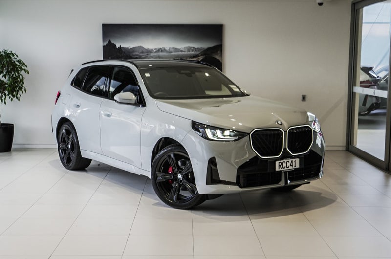 2025 BMW X3 xDrive30e image 1