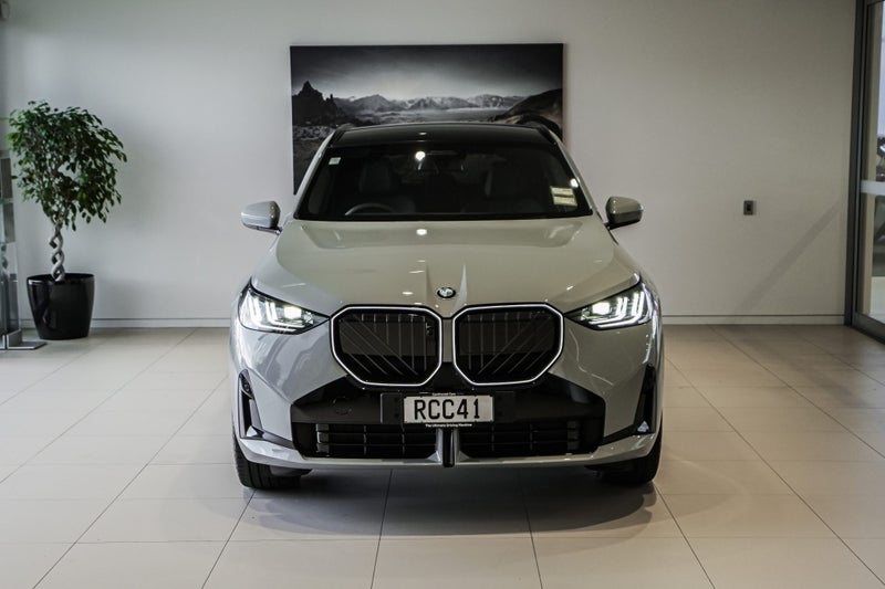 2025 BMW X3 xDrive30e image 4