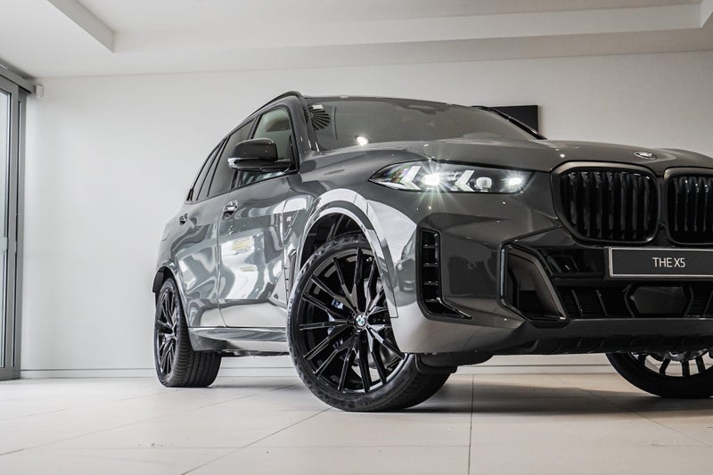 2025 BMW X5 12EV xDrive30d image 2