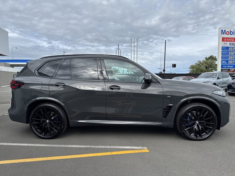 2025 BMW X5 30d xDrive - Beauitful Spec! Financ... image 4