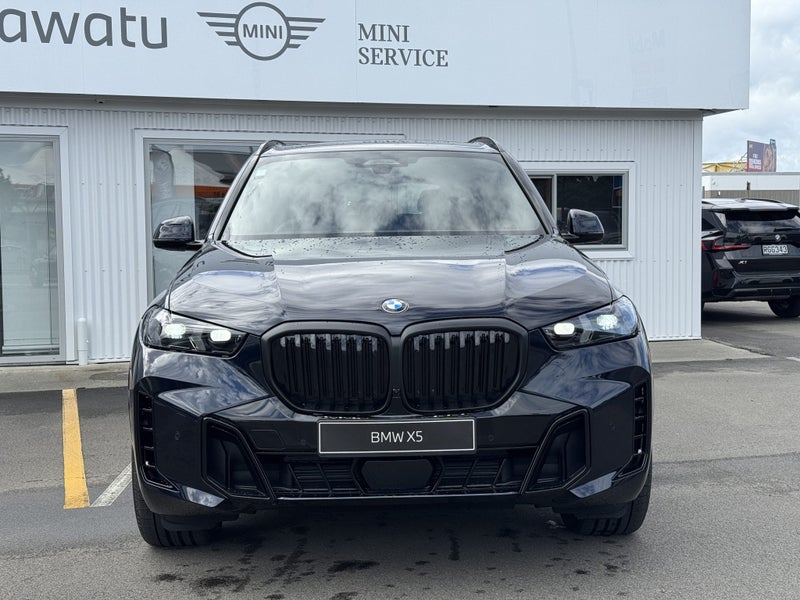 2025 BMW X5 30d xDrive - M Sport + Innovations... image 2
