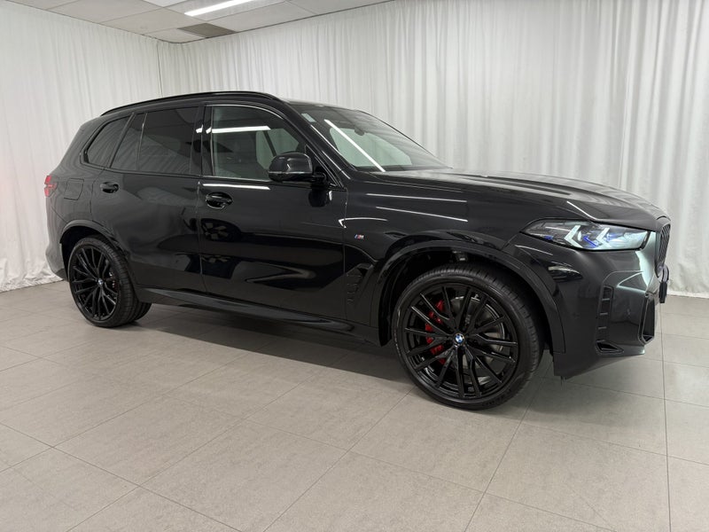 2025 BMW X5 30d xDrive with Motorsport Pro and... image 2