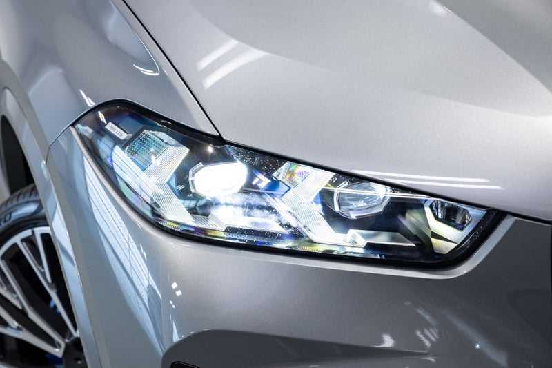 2025 BMW X5 30d xDrive30d M-Sport with Innovati... image 3