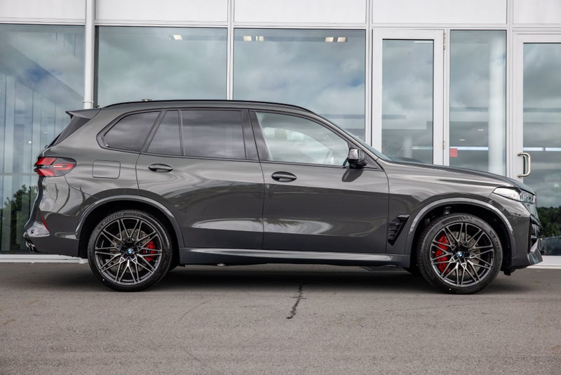 2025 BMW X5 M Competition image 3