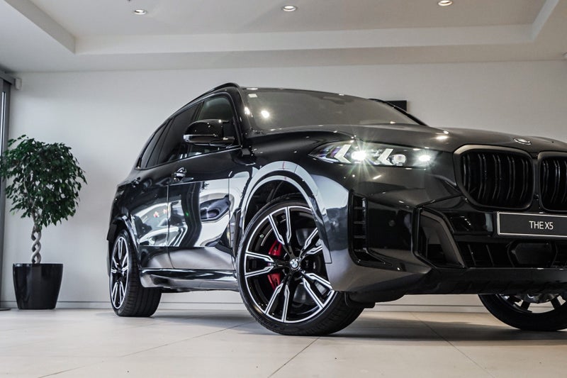 2025 BMW X5 M60i image 2
