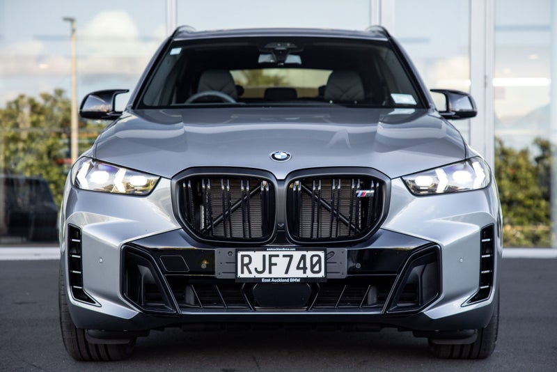 2025 BMW X5 M60i image 2