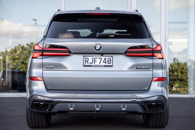 2025 BMW X5 M60i image 4