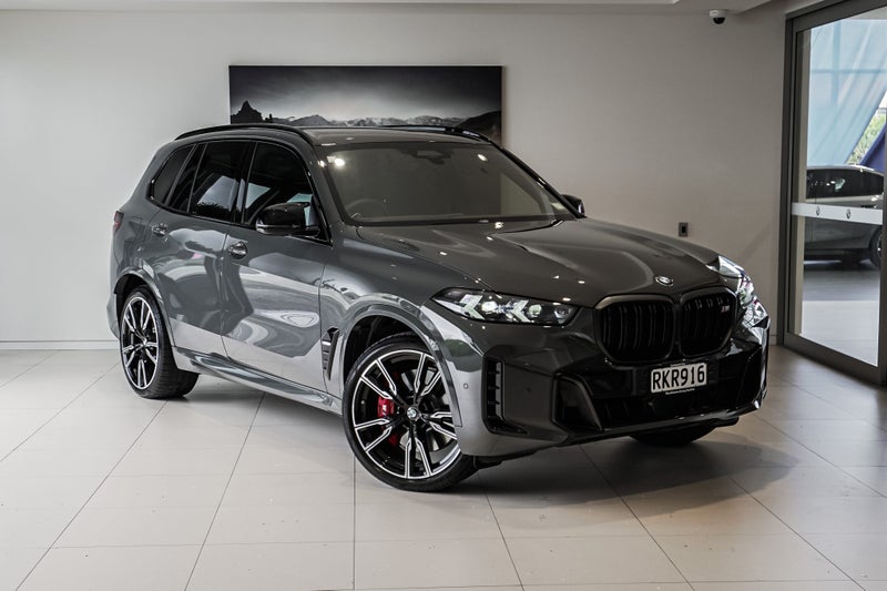 2025 BMW X5 M60i image 1