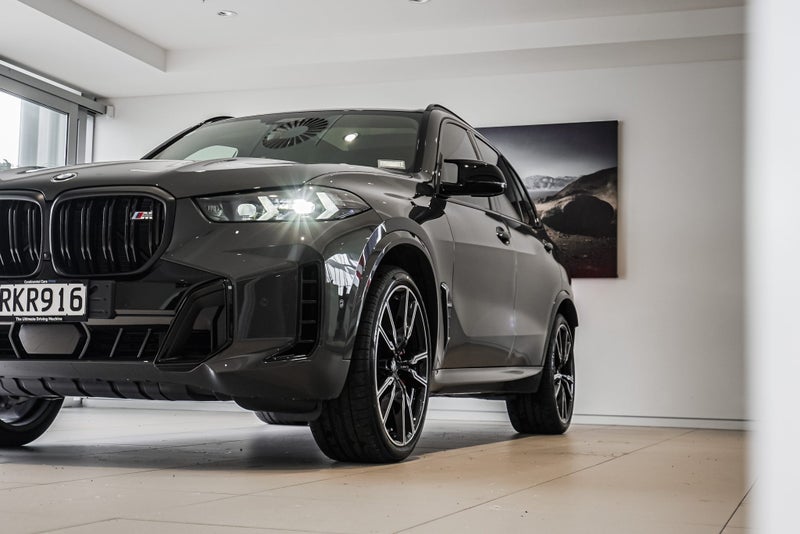 2025 BMW X5 M60i image 5