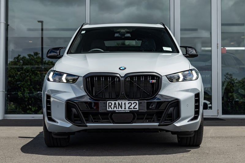 2025 BMW X5 M60i image 2
