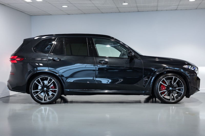 2025 BMW X5 M60i Xdrive image 3
